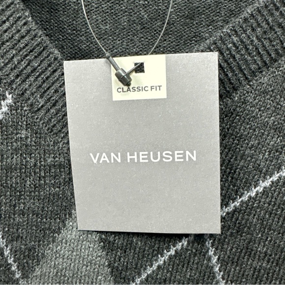 Van Heusen Mens Sweater Vest Sz 2XL Gray Argyle Vneck Classic Fit  New With Tags - Picture 4 of 7